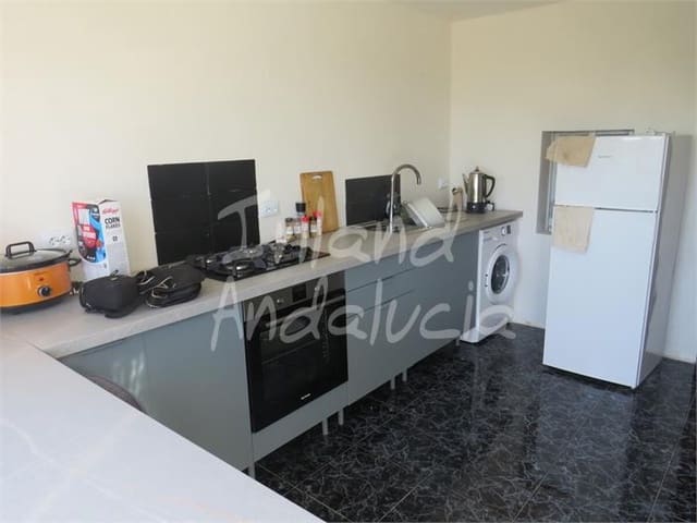 4 slaapkamer Huis te koop in Martos - € 36.000 (Ref: 9115654)