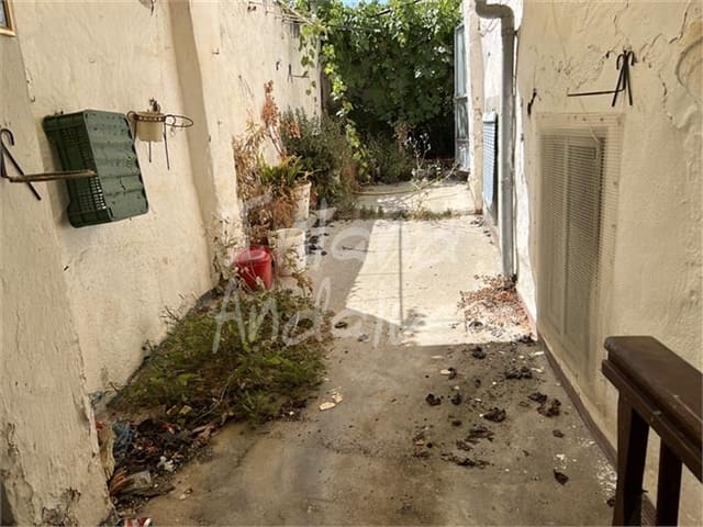 5 slaapkamer Huis te koop in Alcalá la Real met garage - € 45.000 (Ref: 9124402)