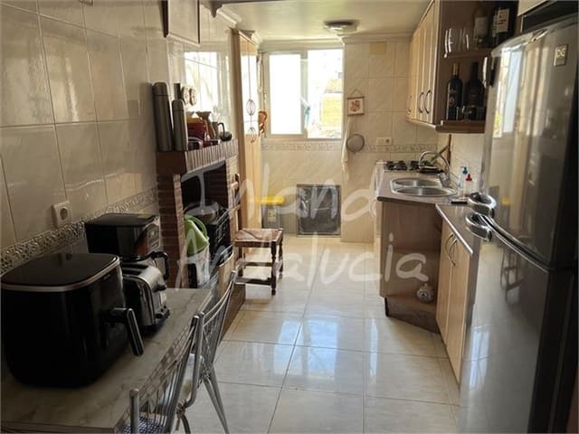 5 slaapkamer Huis te koop in Alcalá la Real met garage - € 45.000 (Ref: 9124402)