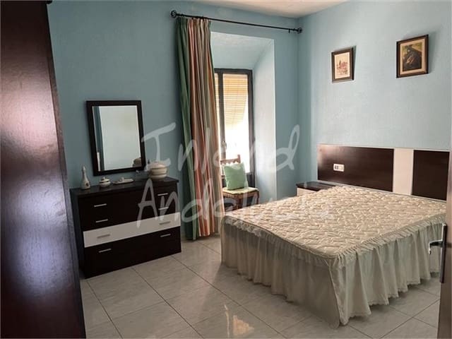 5 slaapkamer Huis te koop in Alcalá la Real met garage - € 45.000 (Ref: 9124402)