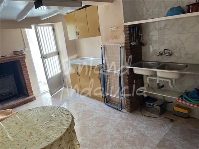 5 slaapkamer Huis te koop in Alcalá la Real met garage - € 45.000 (Ref: 9124402)