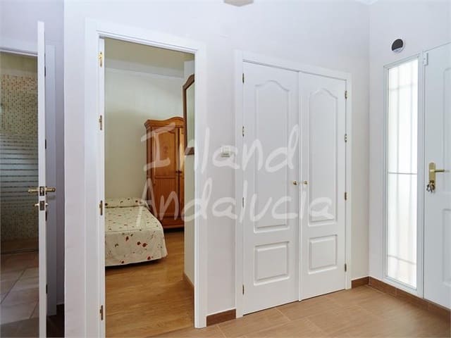 7 bedroom Villa for sale in Pegalajar with pool garage - € 398,000 (Ref: 9130619)