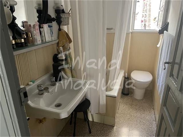 3 soverom Hus til salgs i Alcalá la Real med garasje - € 120 000 (Ref: 9186576)