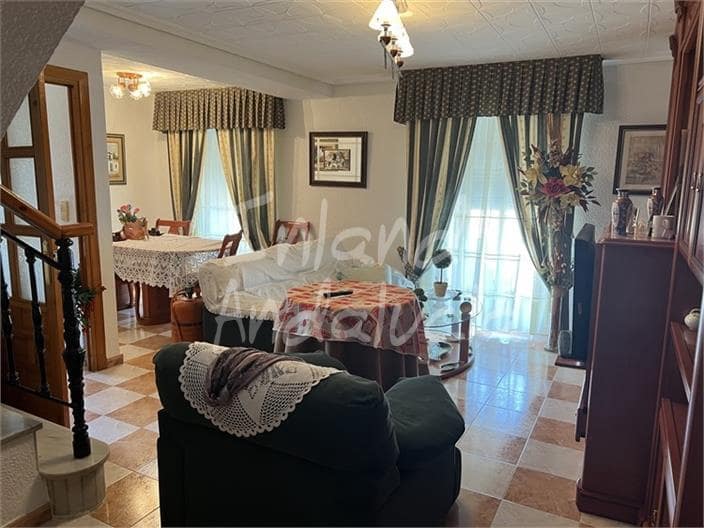 4 sovrum Hus till salu i Alcala la Real med garage - 170 000 € (Ref: 9197422)