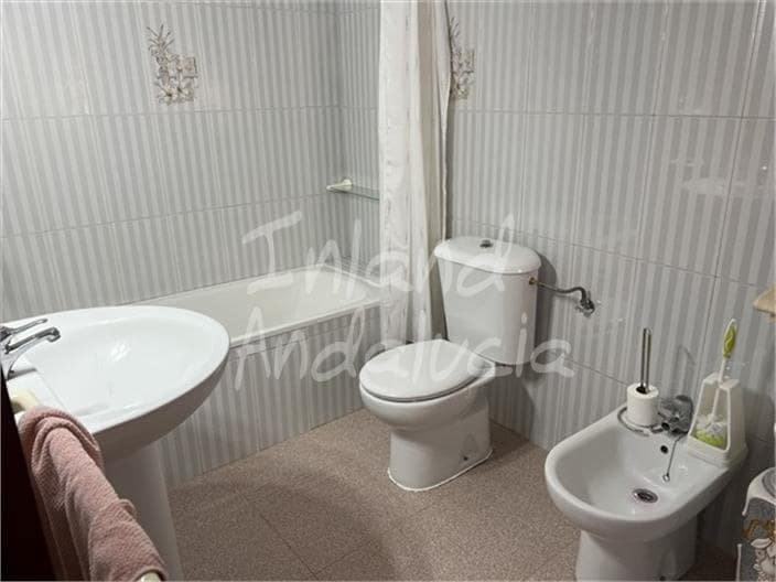 4 bedroom Townhouse for sale in Alcala la Real - € 82,000 (Ref: 9242561)