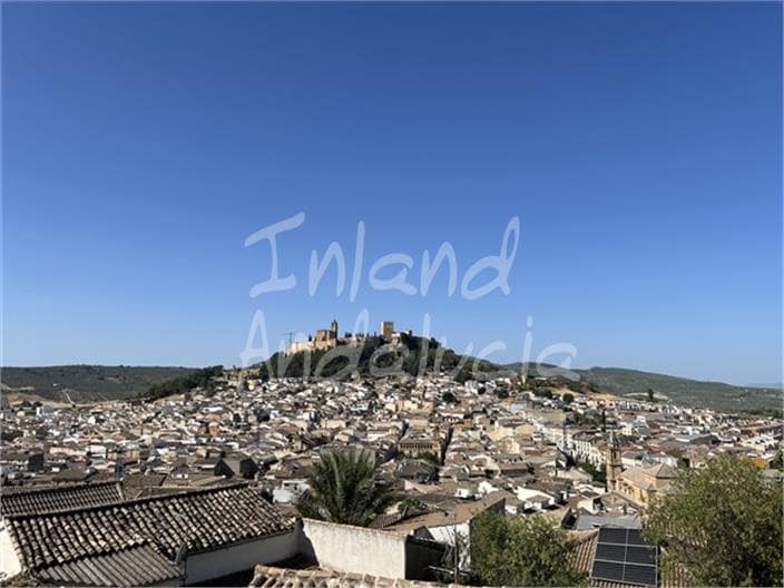 4 bedroom Townhouse for sale in Alcala la Real - € 82,000 (Ref: 9242561)