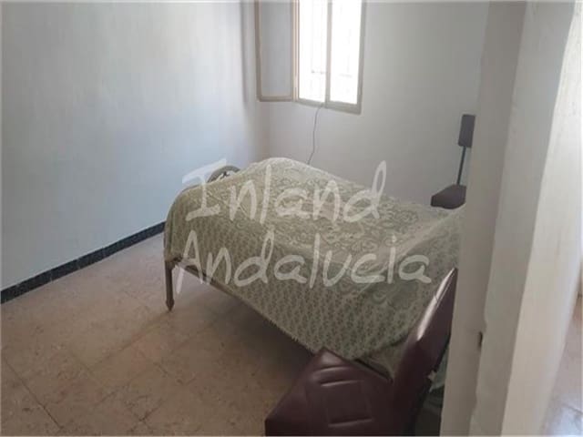 4 soveværelse Byhus til salg i Fuente-Tójar med garage - € 78.000 (Ref: 9254520)