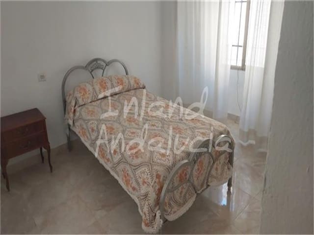 4 soveværelse Byhus til salg i Fuente-Tójar med garage - € 78.000 (Ref: 9254520)