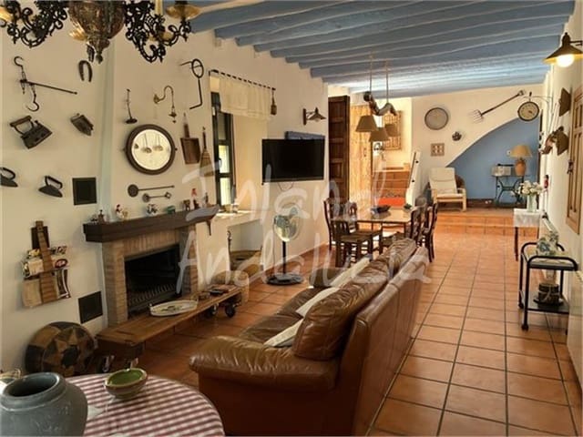 5 slaapkamer Finca/Landhuis te koop in Cabra met zwembad garage - € 430.000 (Ref: 9262105)