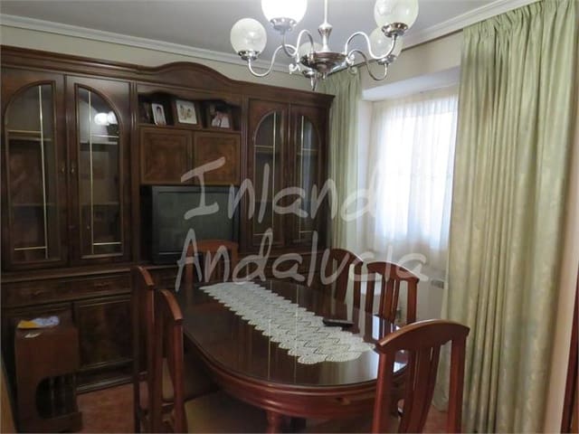 4 chambre Maison de Ville à vendre à Martos avec garage - 78 000 € (Ref: 9269061)