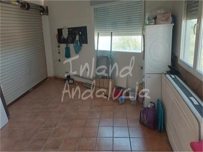 3 bedroom Townhouse for sale in Charilla with garage - € 160,000 (Ref: 9271982)