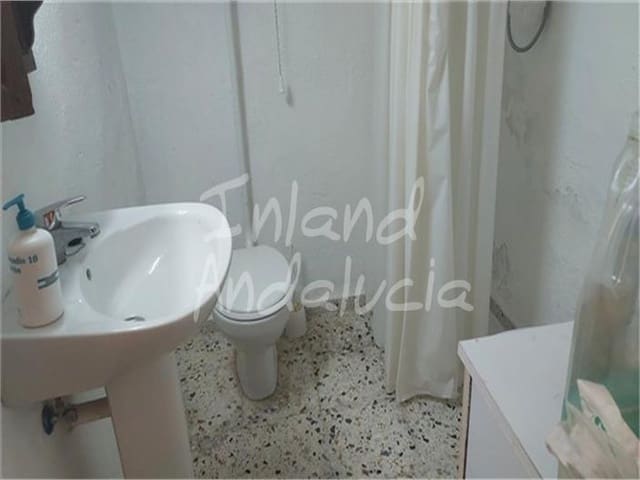 6 slaapkamer Finca/Landhuis te koop in Iznájar met garage - € 182.000 (Ref: 9275408)