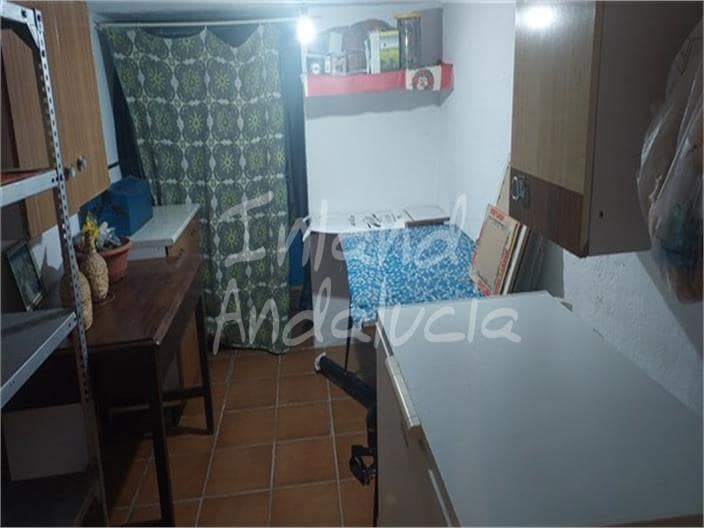 6 soveværelse Finca/Landehus til salg i Iznajar med garage - € 182.000 (Ref: 9275408)