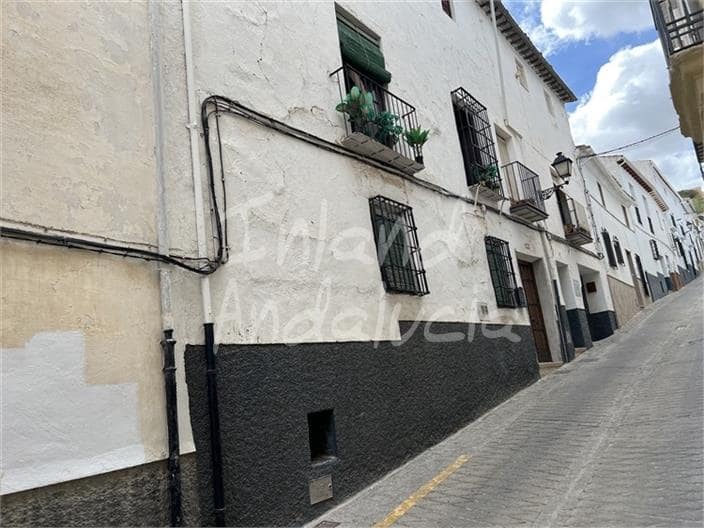 5 slaapkamer Huis te koop in Alcala la Real - € 43.000 (Ref: 9294110)