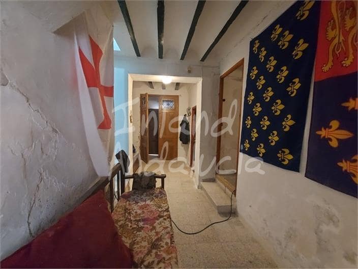5 slaapkamer Huis te koop in Alcala la Real - € 43.000 (Ref: 9294110)