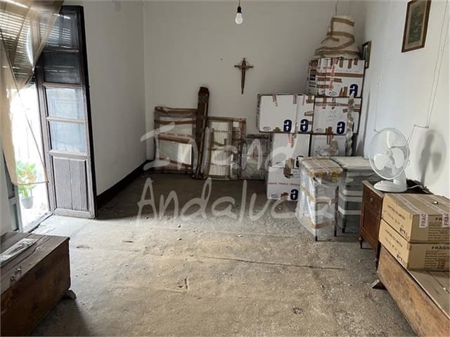 5 slaapkamer Huis te koop in Alcalá la Real - € 43.000 (Ref: 9294110)