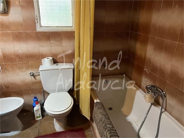 5 slaapkamer Huis te koop in Alcalá la Real - € 43.000 (Ref: 9294110)