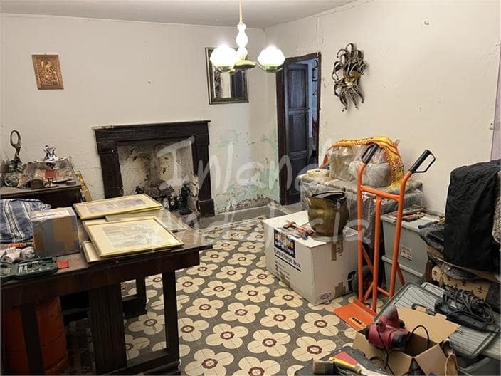 5 slaapkamer Huis te koop in Alcala la Real - € 43.000 (Ref: 9294110)