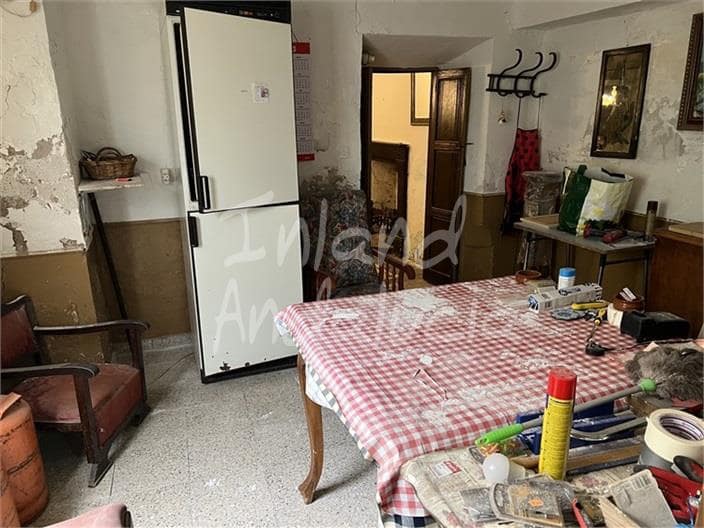 5 slaapkamer Huis te koop in Alcala la Real - € 43.000 (Ref: 9294110)