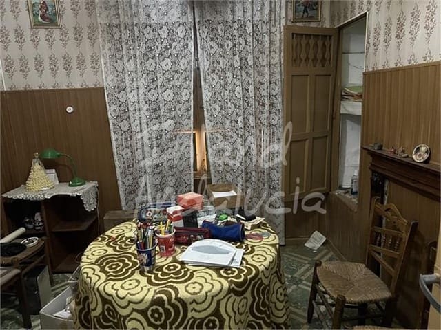 4 soveværelse Byhus til salg i Alcalá la Real med garage - € 85.000 (Ref: 9296533)