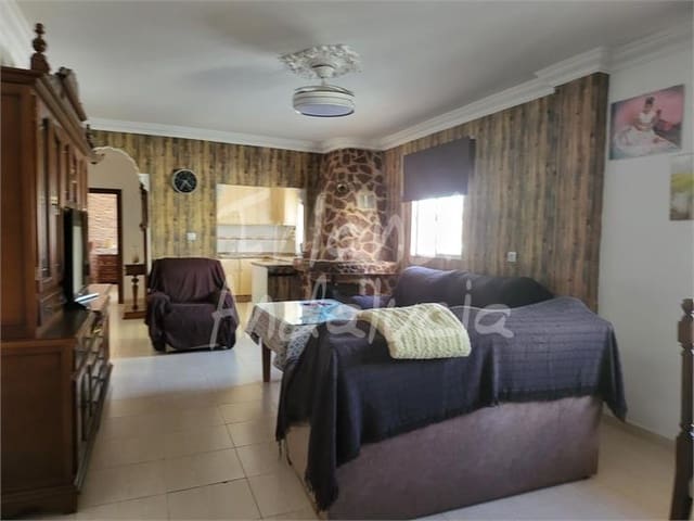 4 chambre Villa/Maison à vendre à Palomar, Puente Genil avec piscine garage - 230 000 € (Ref: 9300333)