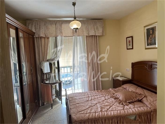 5 slaapkamer Huis te koop in Luque - € 68.000 (Ref: 9300334)