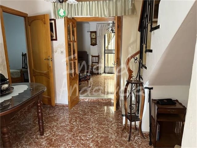 5 bedroom Townhouse for sale in Luque - € 68,000 (Ref: 9300334)