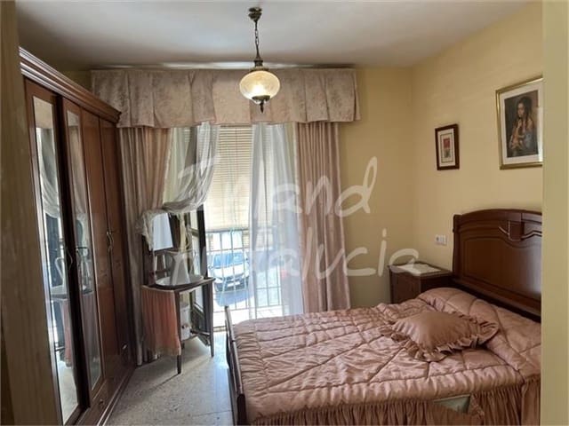 5 bedroom Townhouse for sale in Luque - € 68,000 (Ref: 9300334)