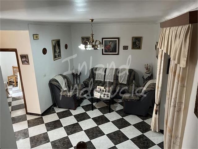 6 soverom Hus til salgs i Luque med garasje - € 108 000 (Ref: 9302913)