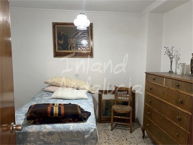 6 soverom Hus til salgs i Luque med garasje - € 108 000 (Ref: 9302913)