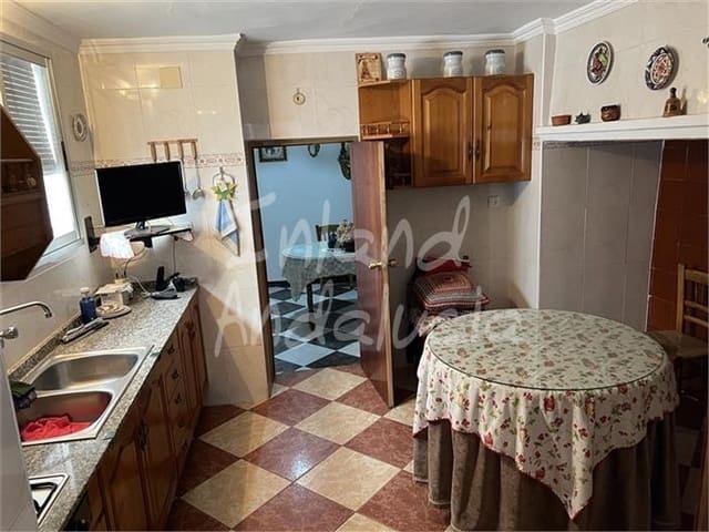 6 soverom Hus til salgs i Luque med garasje - € 108 000 (Ref: 9302913)