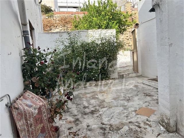 6 soverom Hus til salgs i Luque med garasje - € 108 000 (Ref: 9302913)