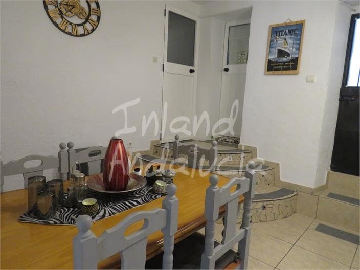 3 soverom Hus til salgs i Bobadilla de Alcaudete med garasje - € 78 000 (Ref: 9312190)