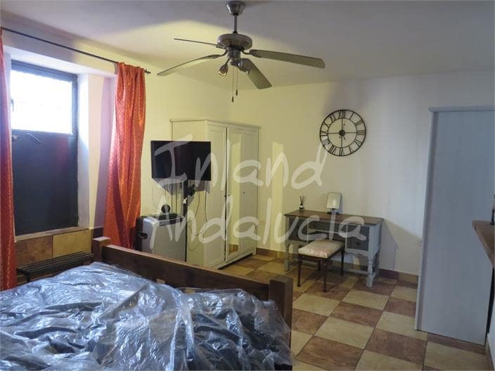 3 soverom Hus til salgs i Bobadilla de Alcaudete med garasje - € 78 000 (Ref: 9312190)