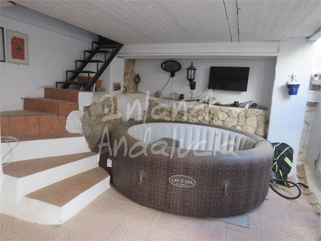 3 slaapkamer Huis te koop in Bobadilla de Alcaudete, Alcaudete met garage - € 78.000 (Ref: 9312190)
