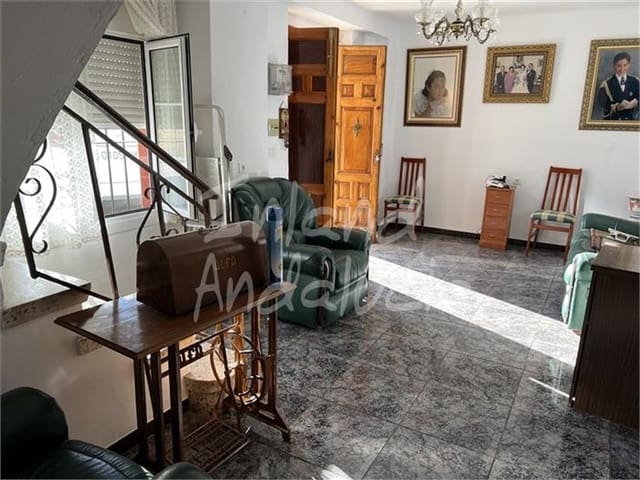 4 soveværelse Byhus til salg i La Rabita, Alcalá la Real - € 110.000 (Ref: 9312191)