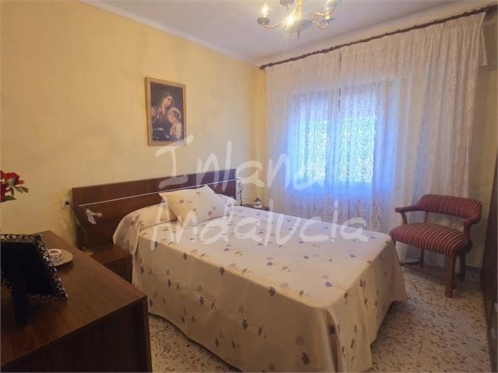 3 bedroom Apartment for sale in Zafarraya - € 120,000 (Ref: 9320035)