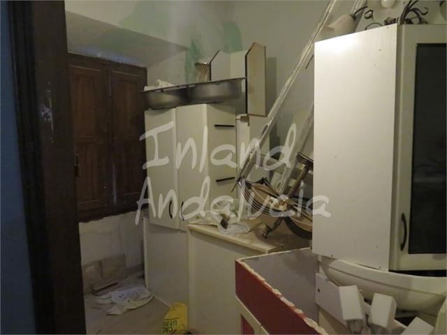 5 makuuhuone Omakotitalo myytävänä paikassa Martos - 85 000 € (Ref: 9334258)