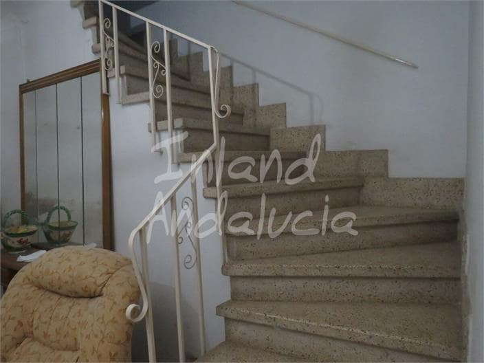 5 makuuhuone Omakotitalo myytävänä paikassa Martos - 85 000 € (Ref: 9334258)