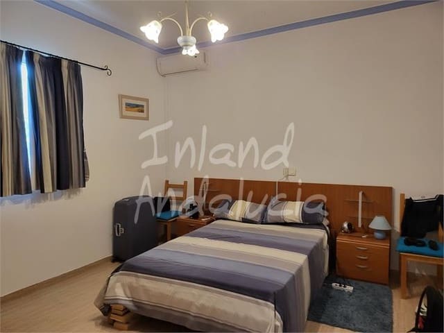 4 chambre Villa/Maison à vendre à La Puebla de Cazalla avec piscine garage - 249 950 € (Ref: 9337352)