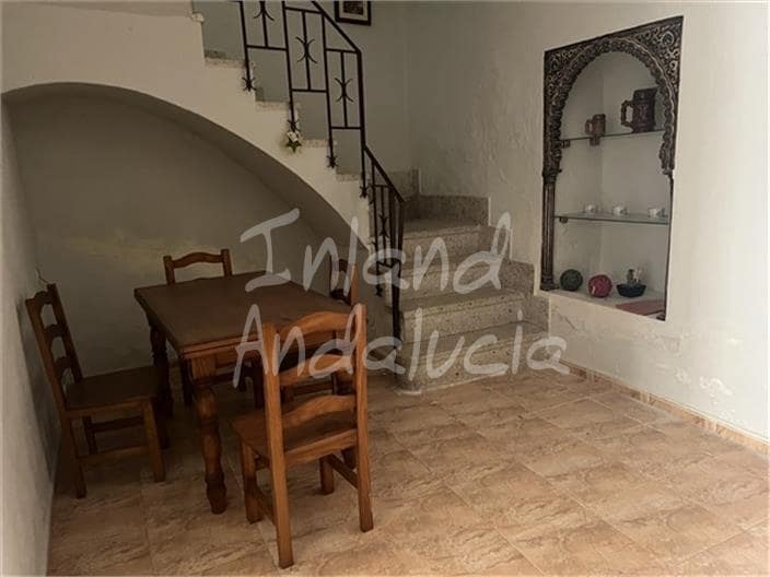 3 soveværelse Byhus til salg i Luque med garage - € 58.000 (Ref: 9337353)