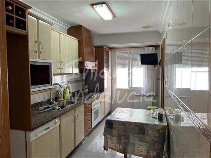 3 soveværelse Byhus til salg i Castillo de Locubin med garage - € 57.000 (Ref: 9340440)