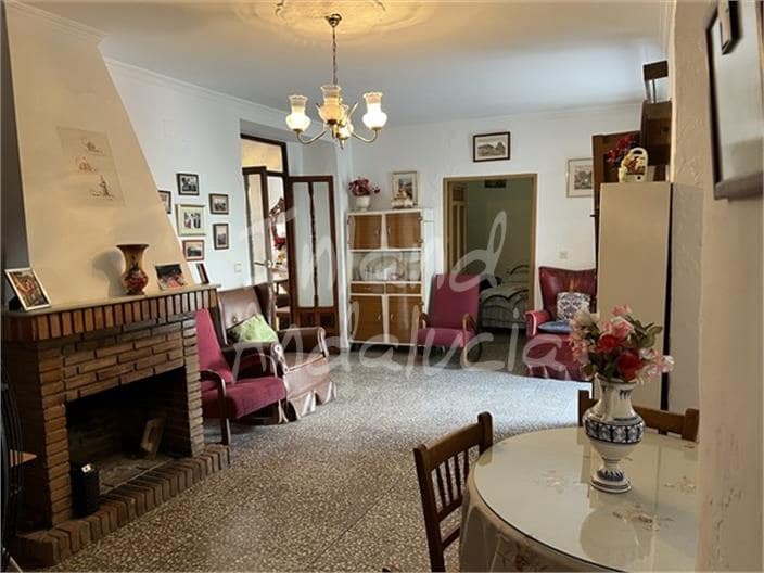 5 soverom Hus til salgs i Luque med garasje - € 99 000 (Ref: 9344209)