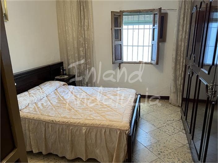 5 soverom Hus til salgs i Luque med garasje - € 99 000 (Ref: 9344209)