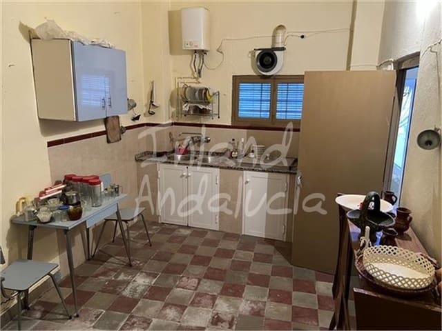 6 soveværelse Byhus til salg i Rute med garage - € 80.000 (Ref: 9346654)