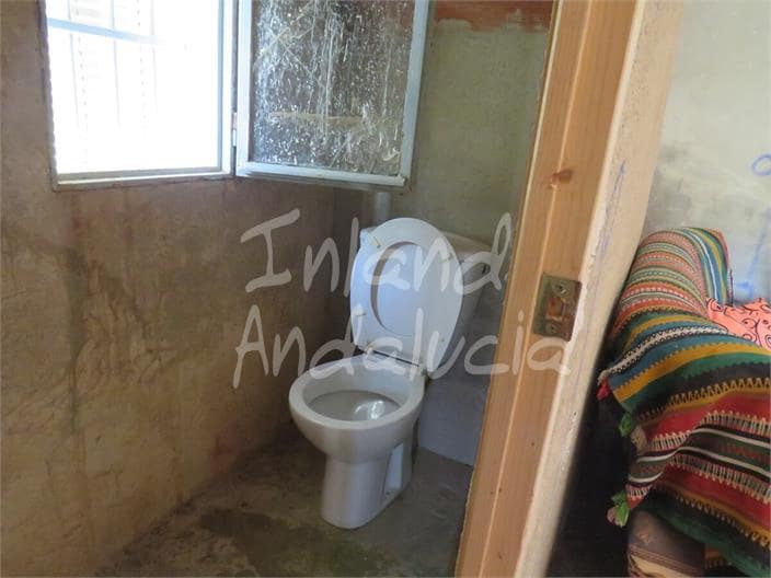 3 slaapkamer Finca/Landhuis te koop in Martos met garage - € 90.000 (Ref: 9348854)