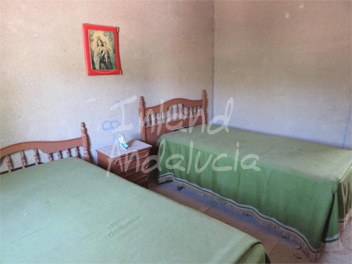 3 slaapkamer Finca/Landhuis te koop in Martos met garage - € 90.000 (Ref: 9348854)