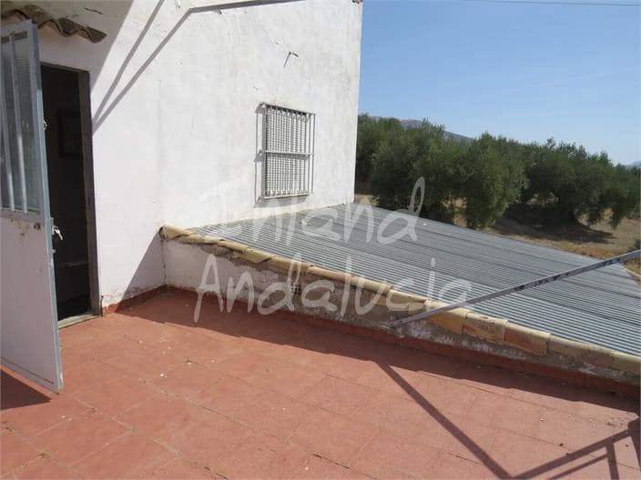 3 slaapkamer Finca/Landhuis te koop in Martos met garage - € 90.000 (Ref: 9348854)