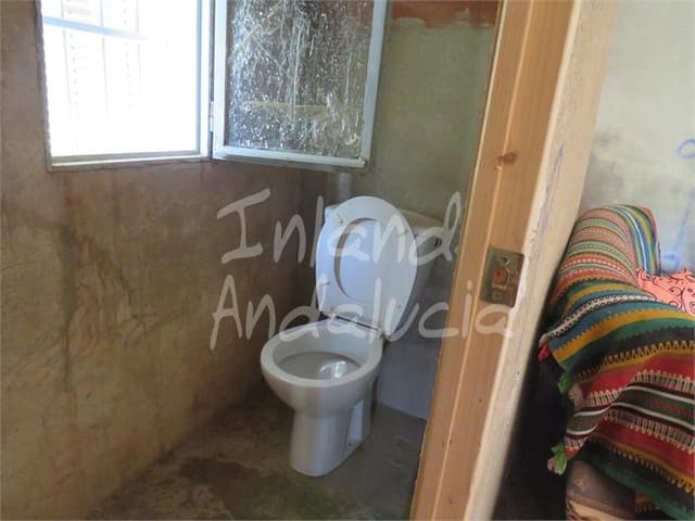 3 slaapkamer Finca/Landhuis te koop in Martos met garage - € 90.000 (Ref: 9348854)