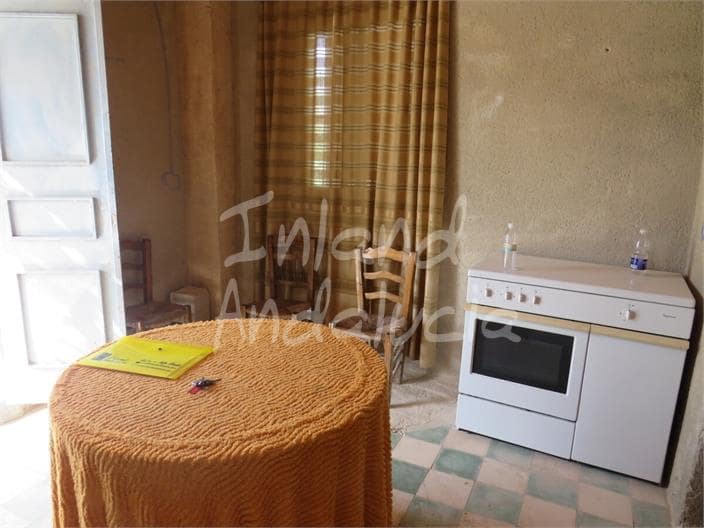 3 slaapkamer Finca/Landhuis te koop in Martos met garage - € 90.000 (Ref: 9348854)